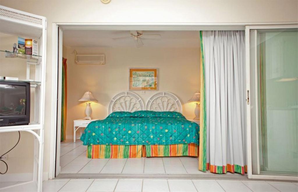 Dickenson Bay Cottages Cedar Grove Δωμάτιο φωτογραφία